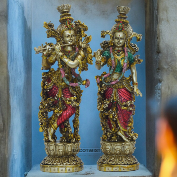 Radha-Krishna Statue: Musical Harmony with Flute